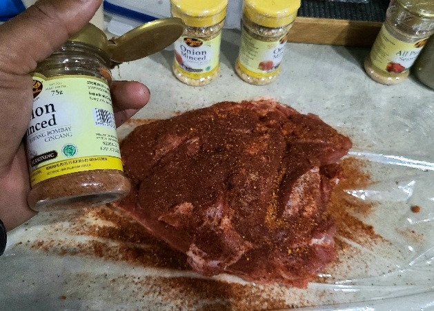 The Perfect Traeger Pork and Poultry Rub Recipe: How to Make this Homemade Rub in 5 Minutes